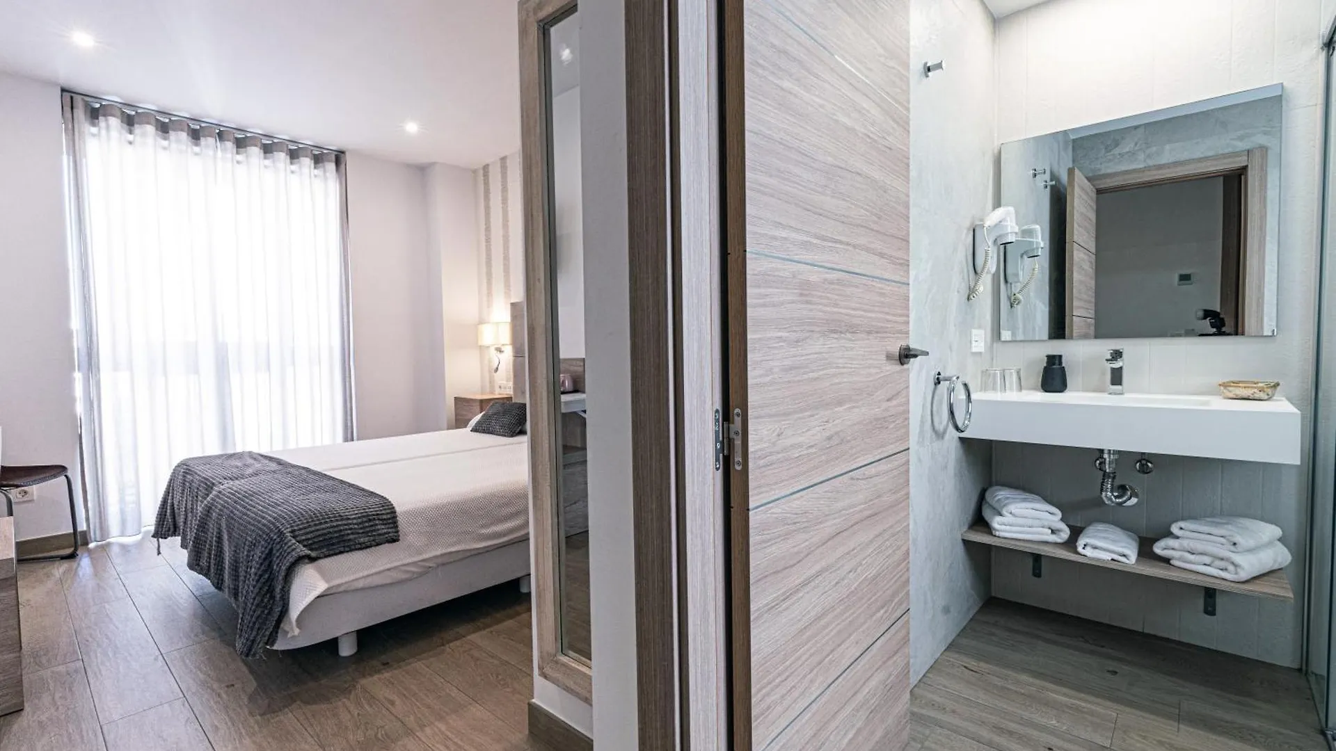 Hostal Boutique Aurora Nerja Guest house